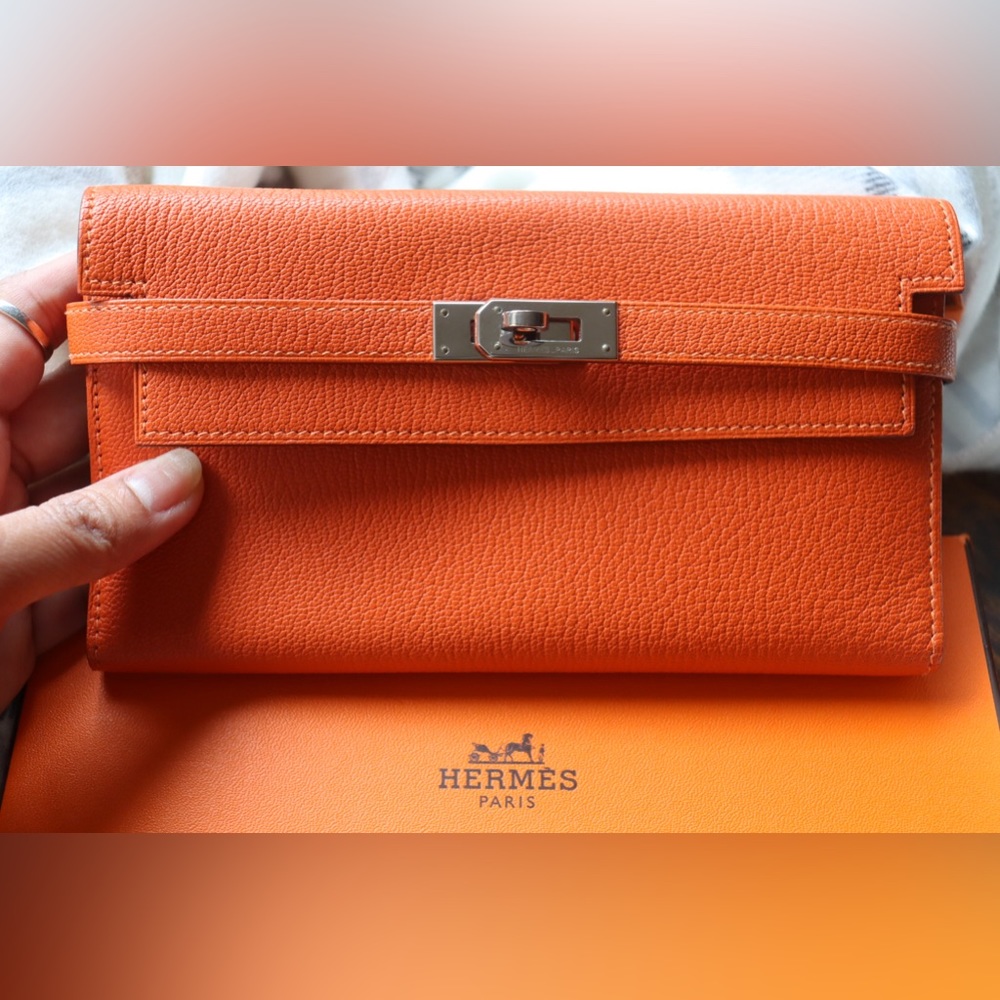 HERMÈS - Feu Chevre Mysore Kelly Trifold Wallet